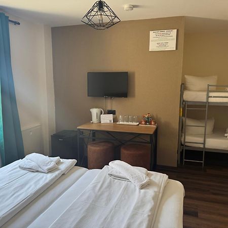 Hotel Capitol Zentrum - 24H - フリードリヒスハーフェン エクステリア 写真