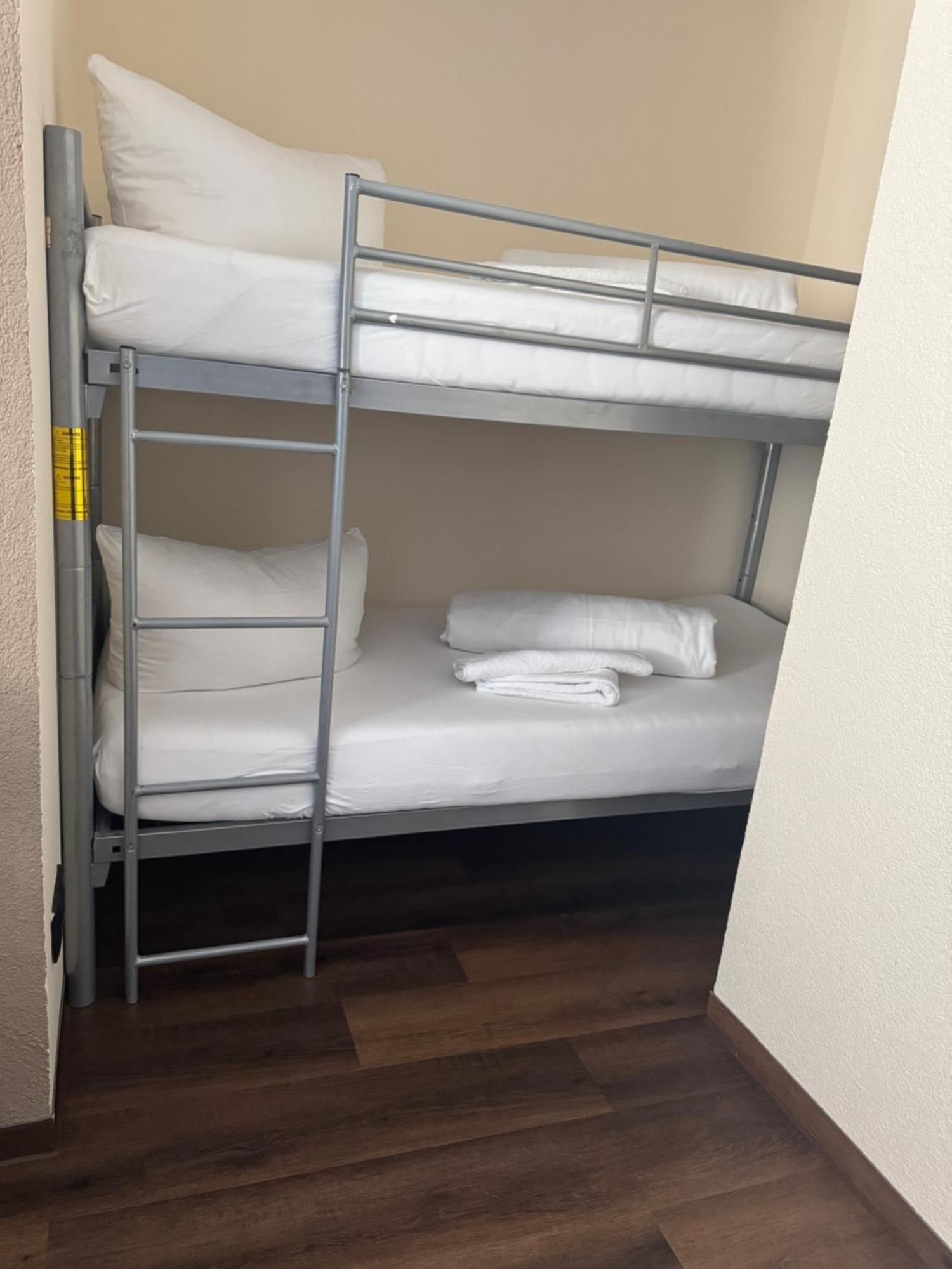 Hotel Capitol Zentrum - 24H - フリードリヒスハーフェン エクステリア 写真