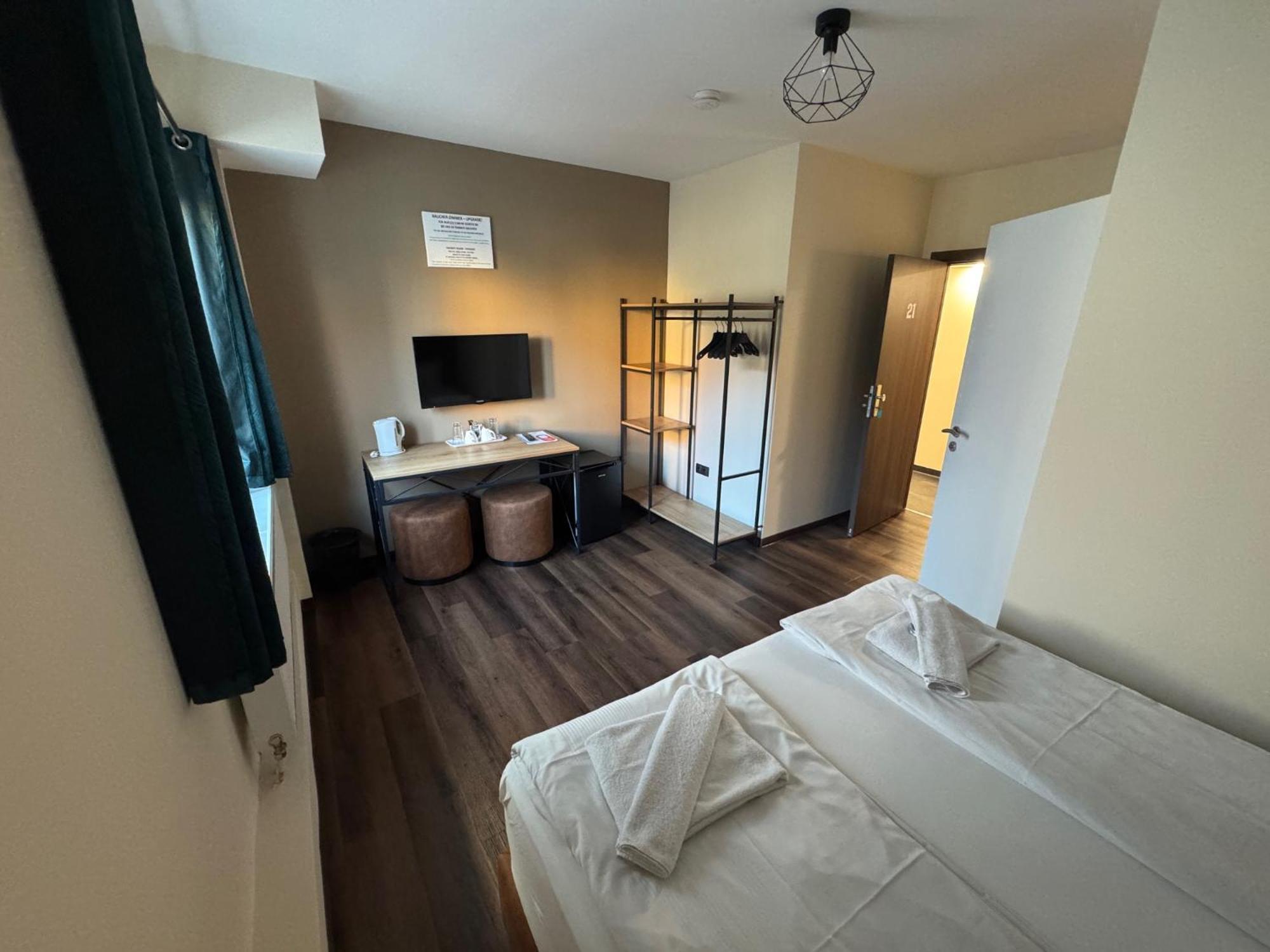 Hotel Capitol Zentrum - 24H - フリードリヒスハーフェン エクステリア 写真